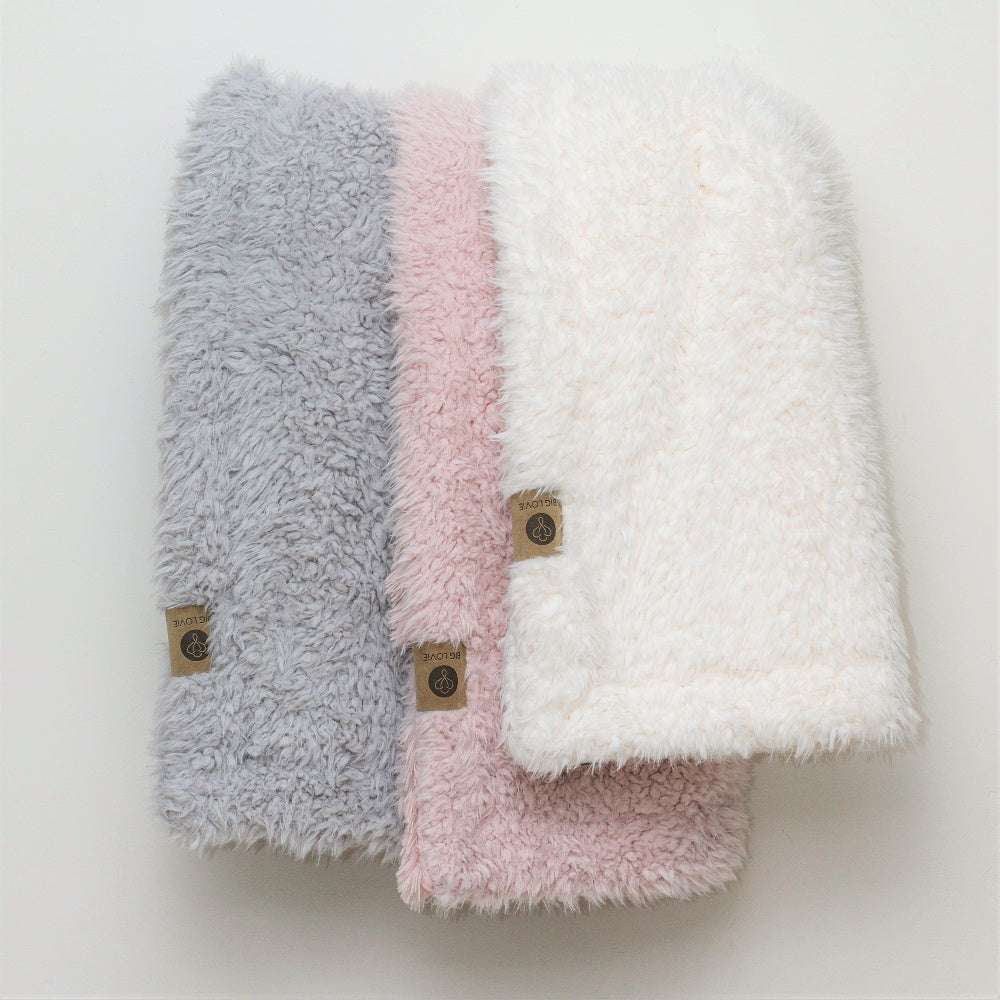 Angel Plush Faux Fur Throw Blanket – Whisper White (48" × 72")