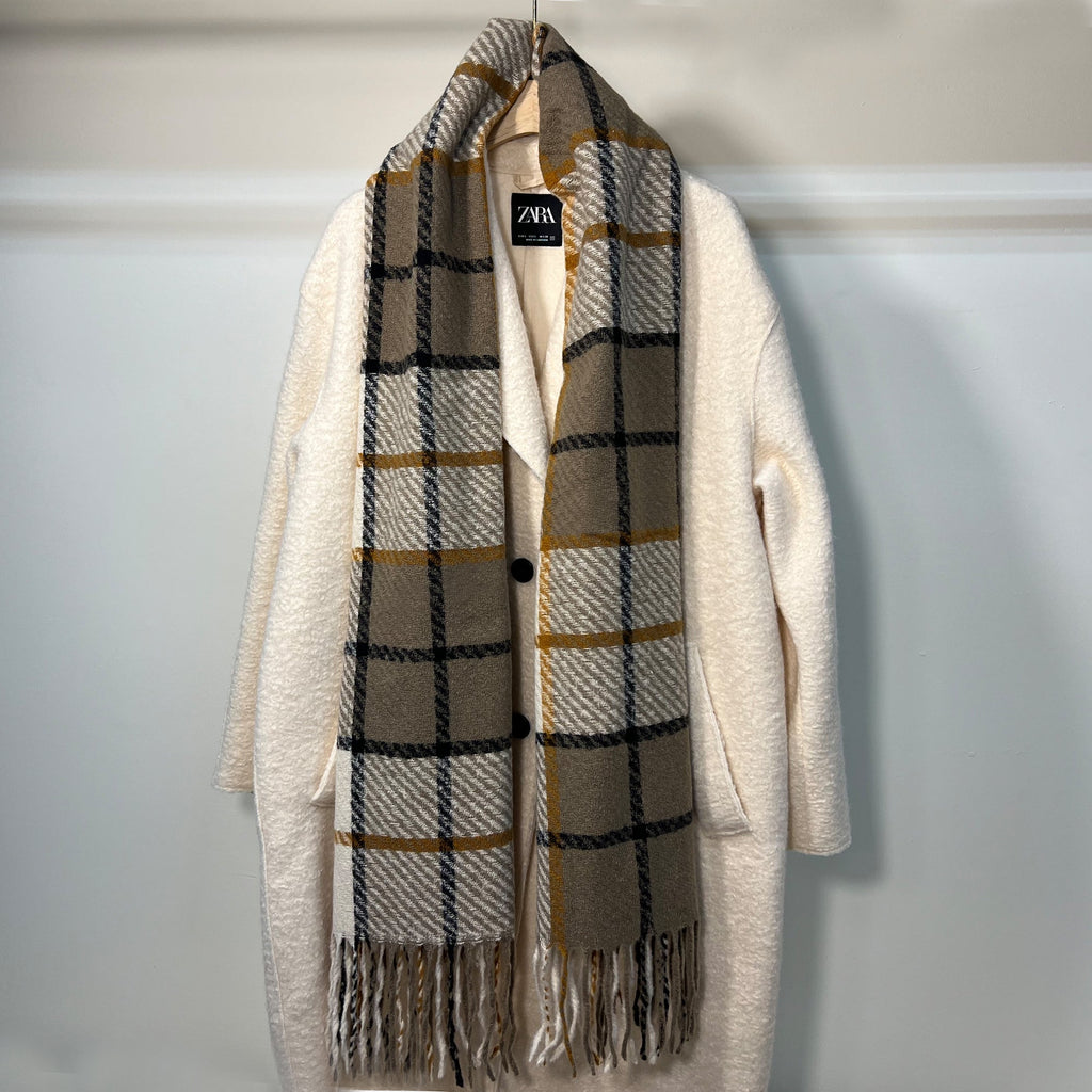 Beige Plaid Scarf for Women – Soft & Cozy Winter Wrap