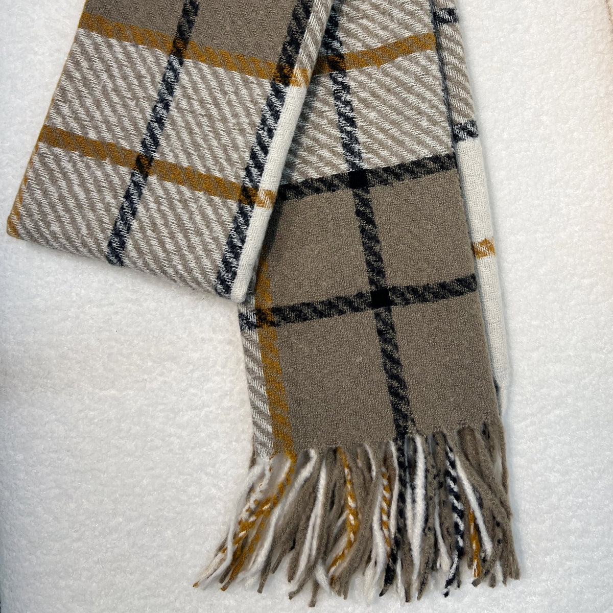 Beige Plaid Scarf for Women – Soft & Cozy Winter Wrap